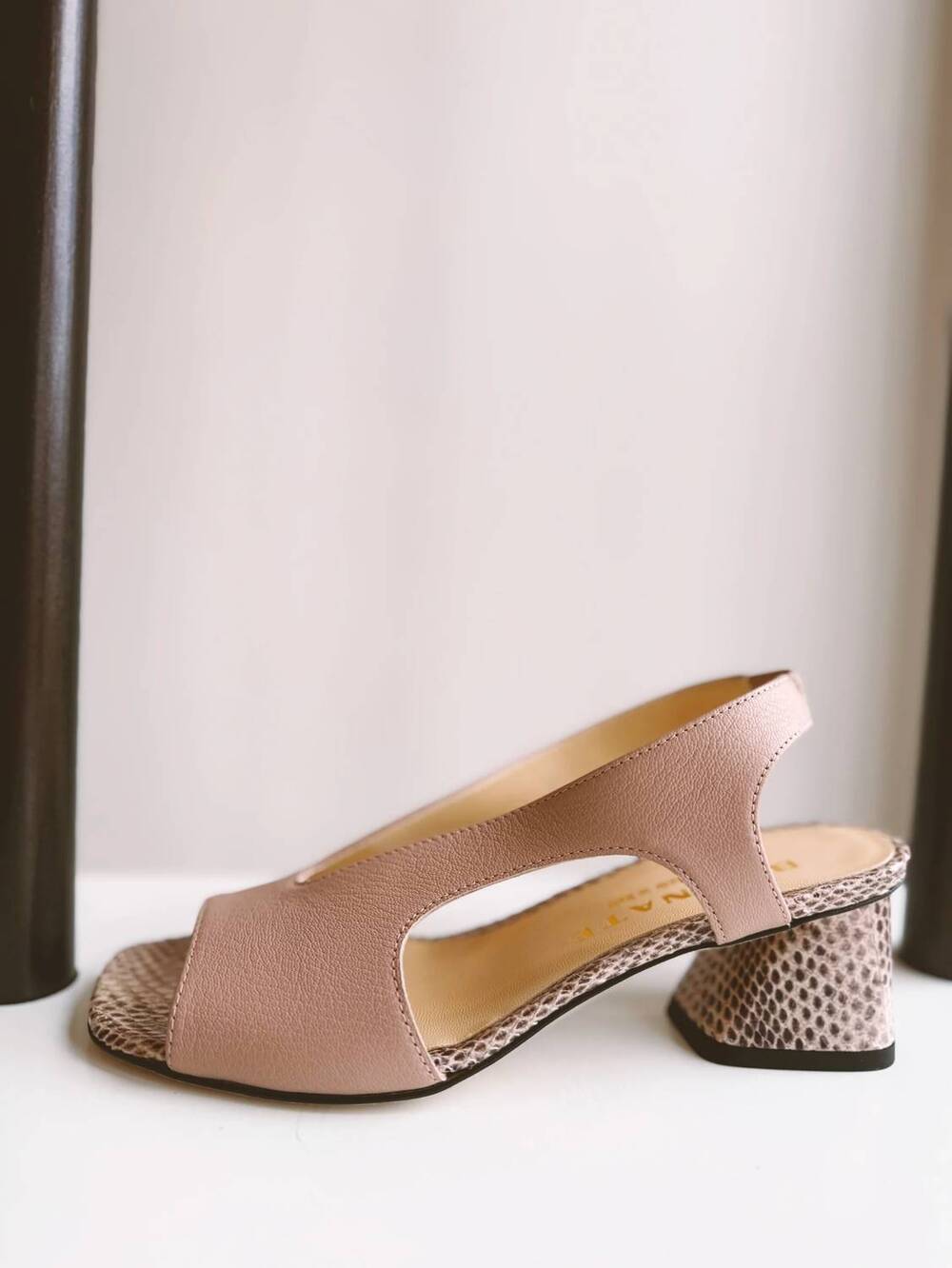 NEW BRUNATE women's golia sandals in taupe